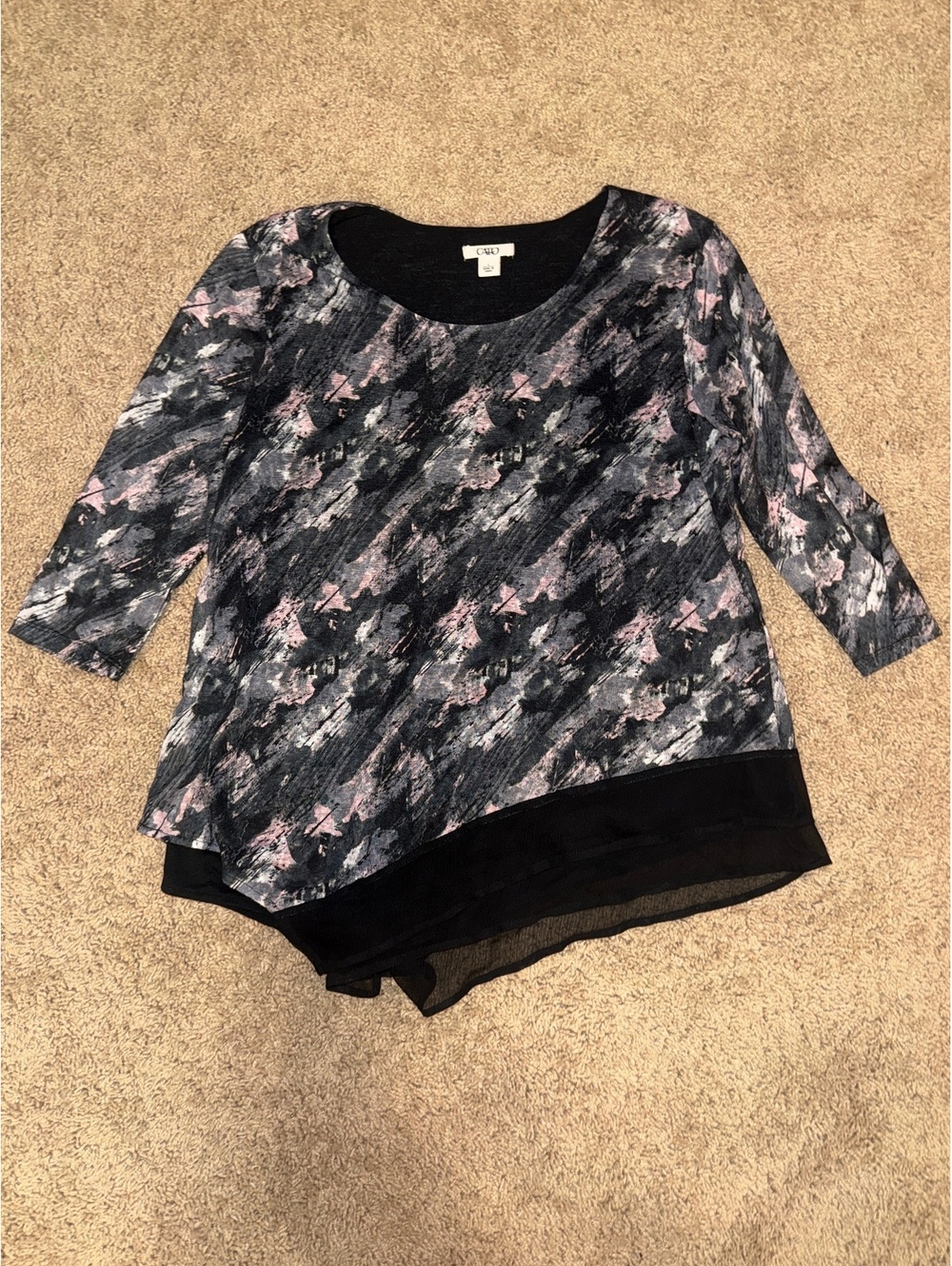 Cato Women's Size Large Black and Gray Patterned Top with Asymmetric Hem